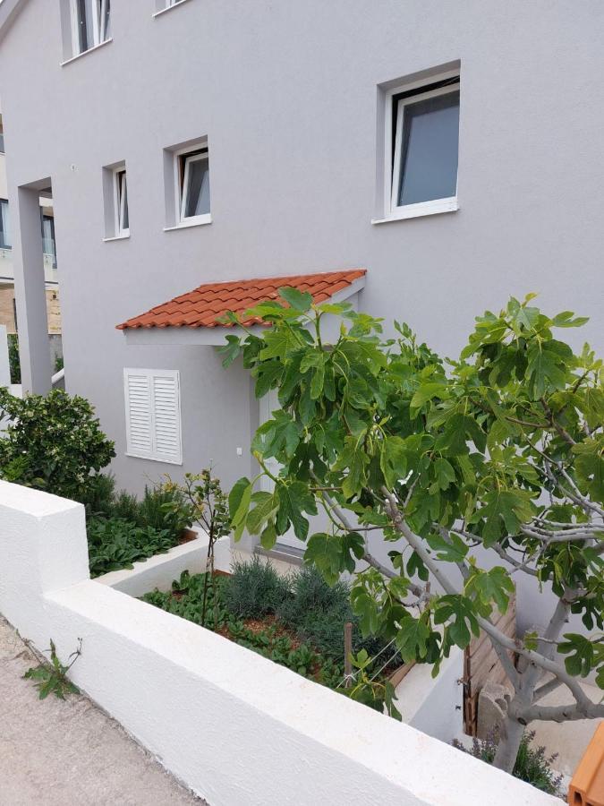 Apartments Vini Seget Donji Ngoại thất bức ảnh