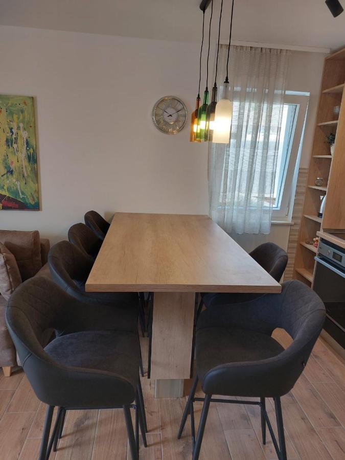 Apartments Vini Seget Donji Ngoại thất bức ảnh