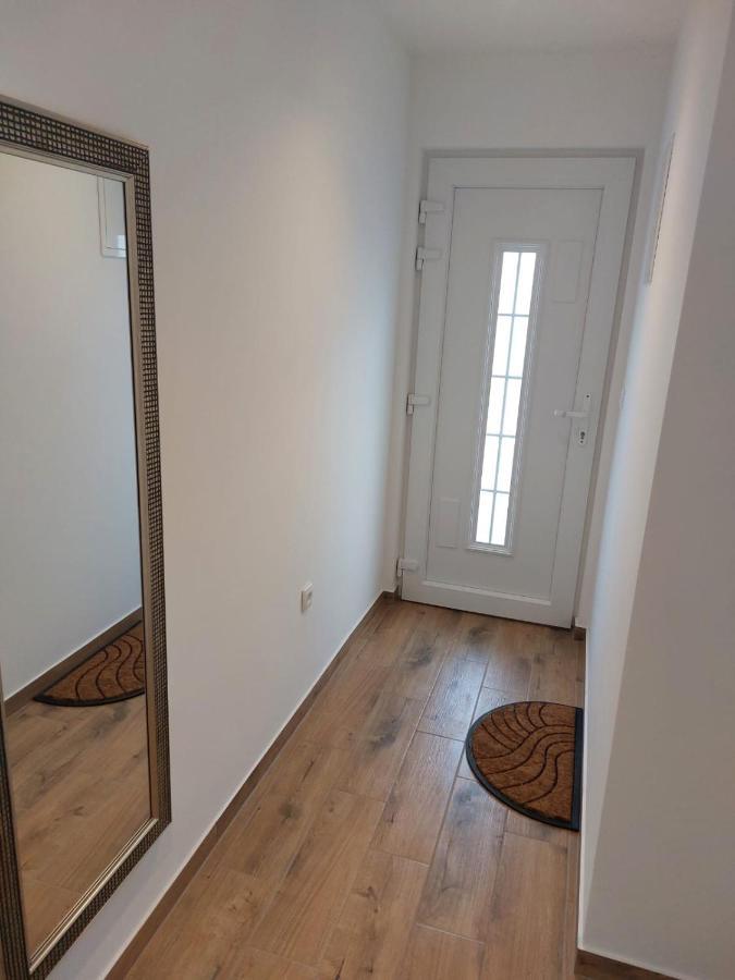 Apartments Vini Seget Donji Ngoại thất bức ảnh
